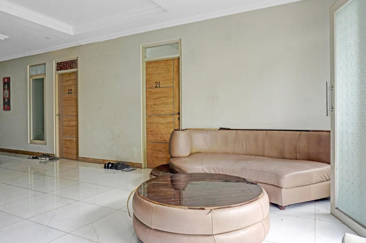 Oyo 90784 Adelia Syariah Hotel Jakarta