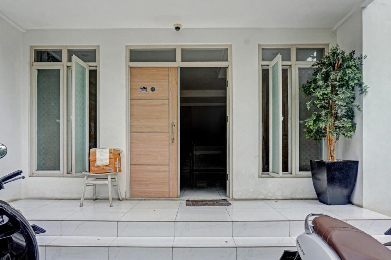 Hotel Oyo 90784 Adelia Syariah Jakarta
