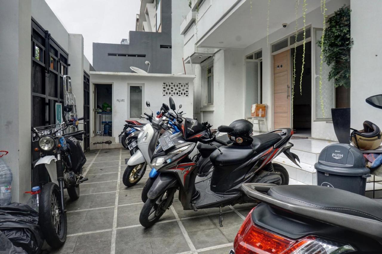 Oyo 90784 Adelia Syariah 2*