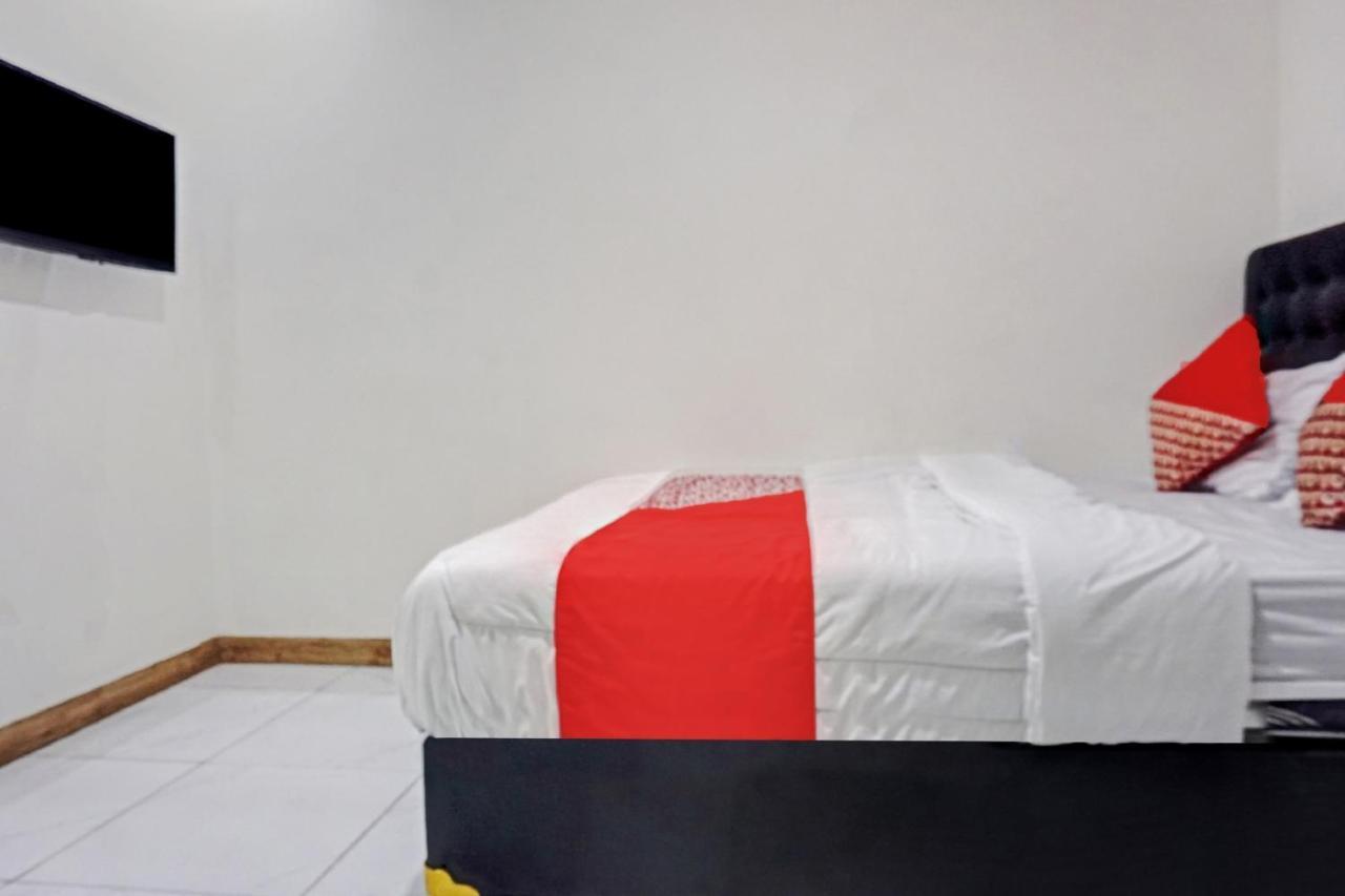 Oyo 90784 Adelia Syariah 2*