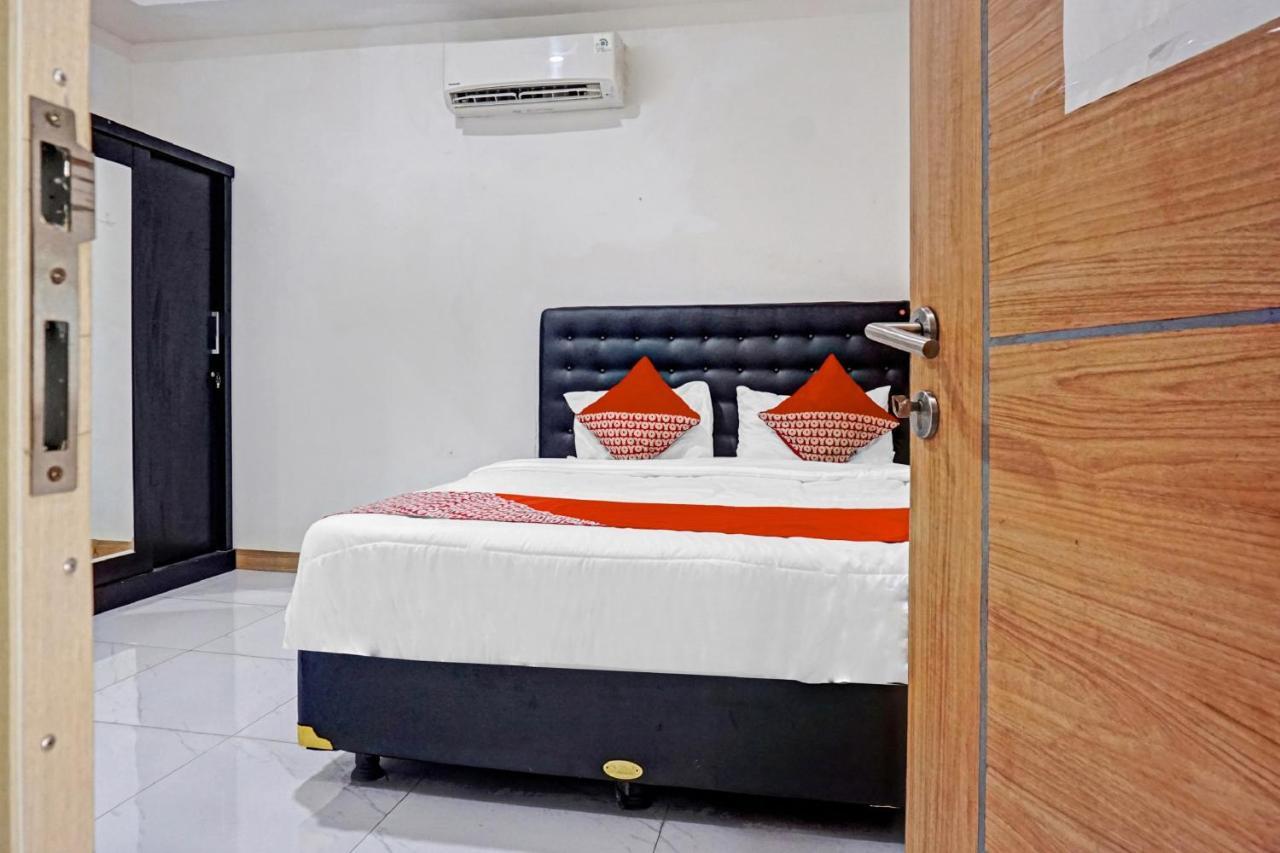 Oyo 90784 Adelia Syariah Hotel Jakarta